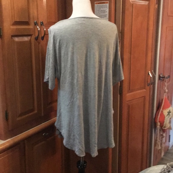 Jarrett Bay Gray Open Shoulder Top - Picture 2 of 6